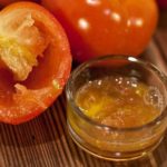 Tomato and honey for glowing skin